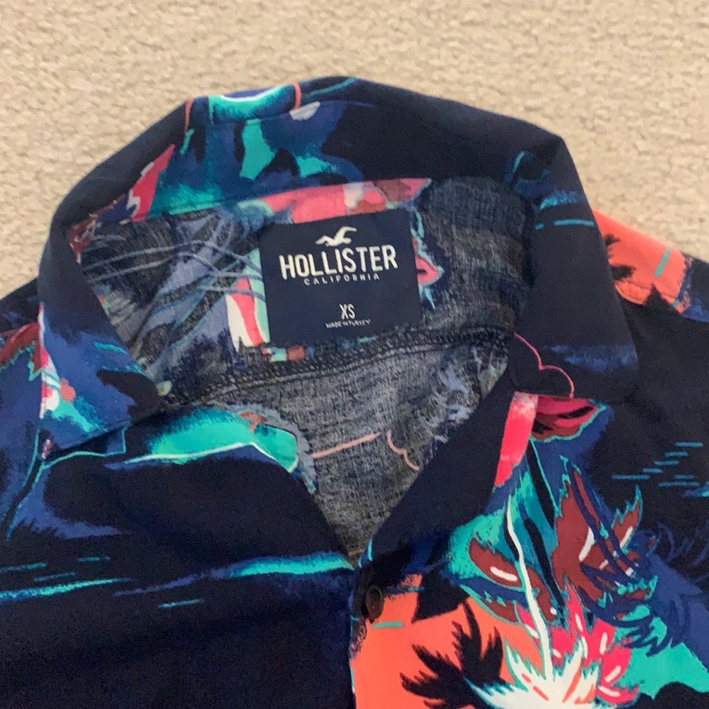 Hollister bright retro button up size XS